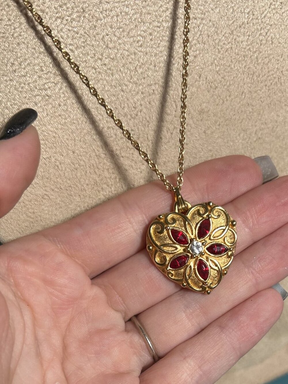 Vintage Avon Gold Tone Heart Pendant Necklace Red Rhinestone Floral Design - Picture 3 of 5